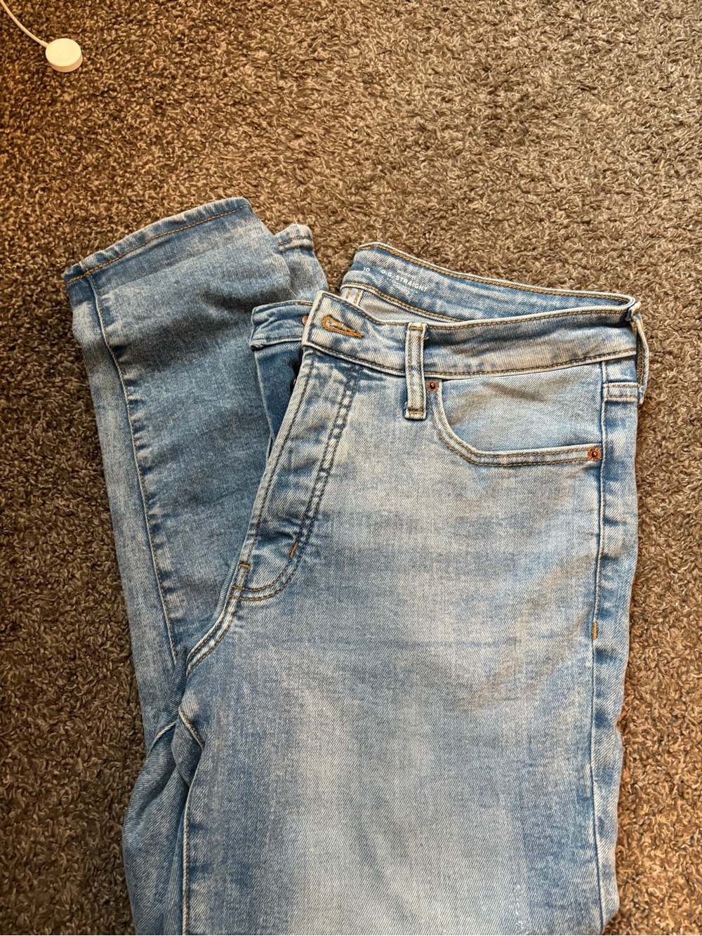 Light Wash Women's Jeans - Classic Straight Fit